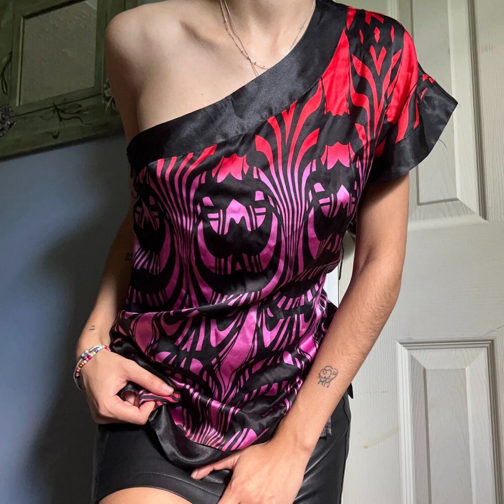 Bebe One-Shoulder Pattern Tank ✰